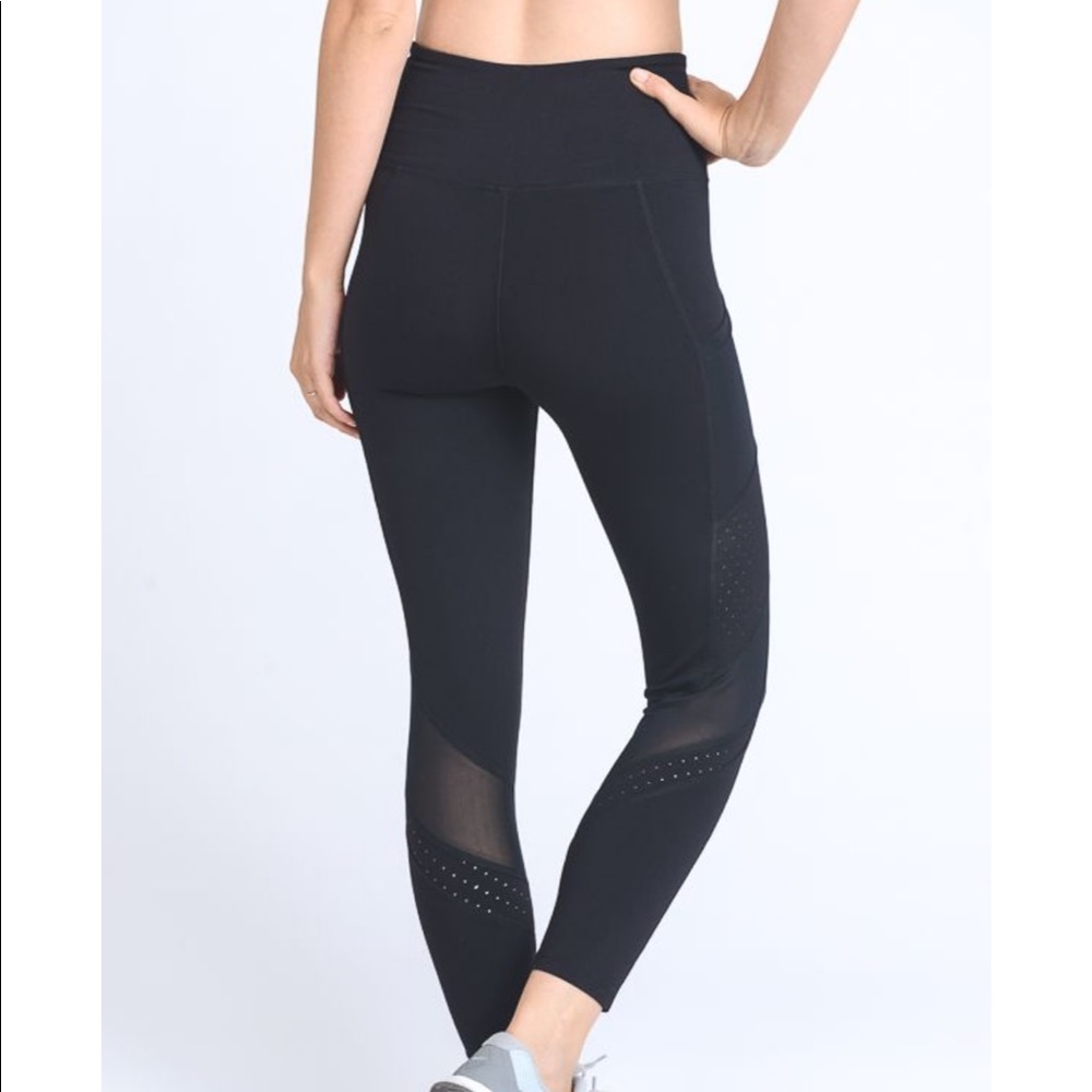 LAST PAIR✨Black high waisted leggings!